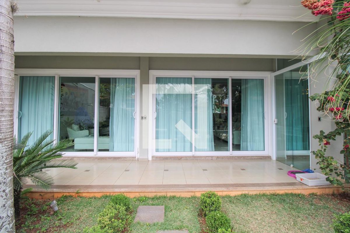 Casa à Venda - Nova Campinas, 4 Quartos,  416 m2 em , Campinas - sp | SoloBR