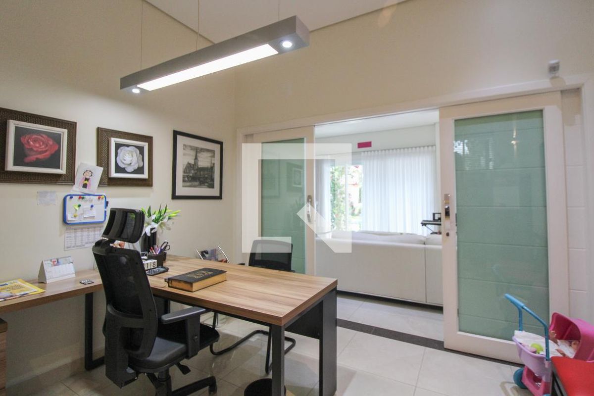 Casa à Venda - Nova Campinas, 4 Quartos,  416 m2 em , Campinas - sp | SoloBR