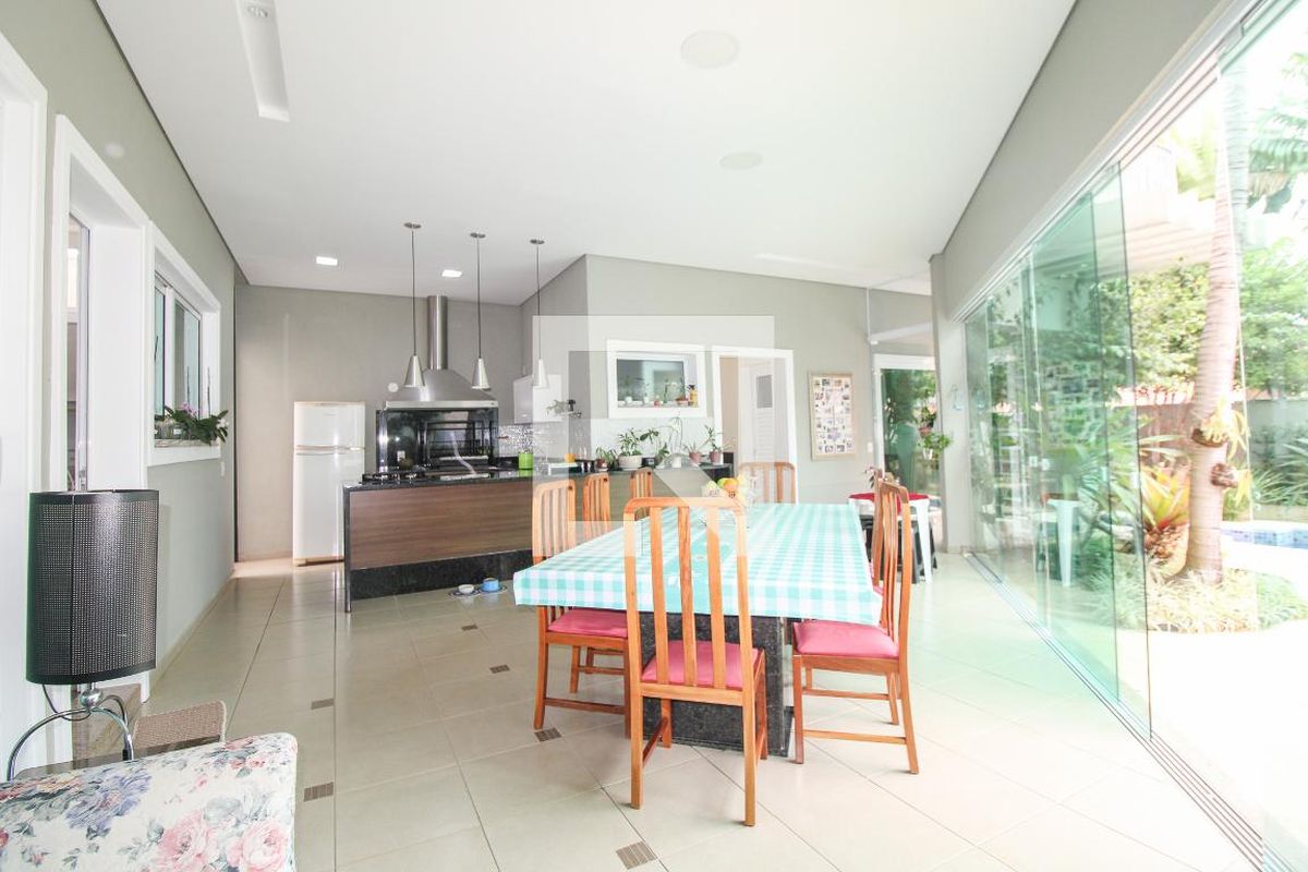 Casa à Venda - Nova Campinas, 4 Quartos,  416 m2 em , Campinas - sp | SoloBR