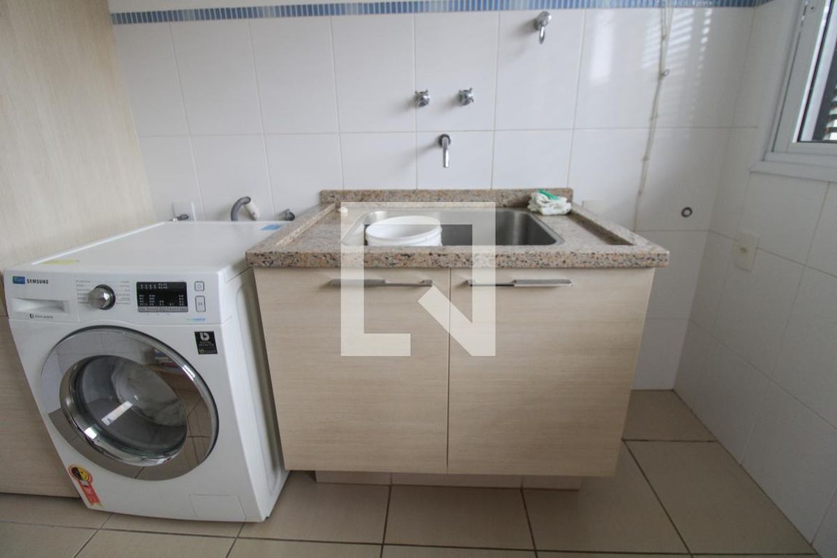 Casa à Venda - Nova Campinas, 4 Quartos,  416 m2 em , Campinas - sp | SoloBR