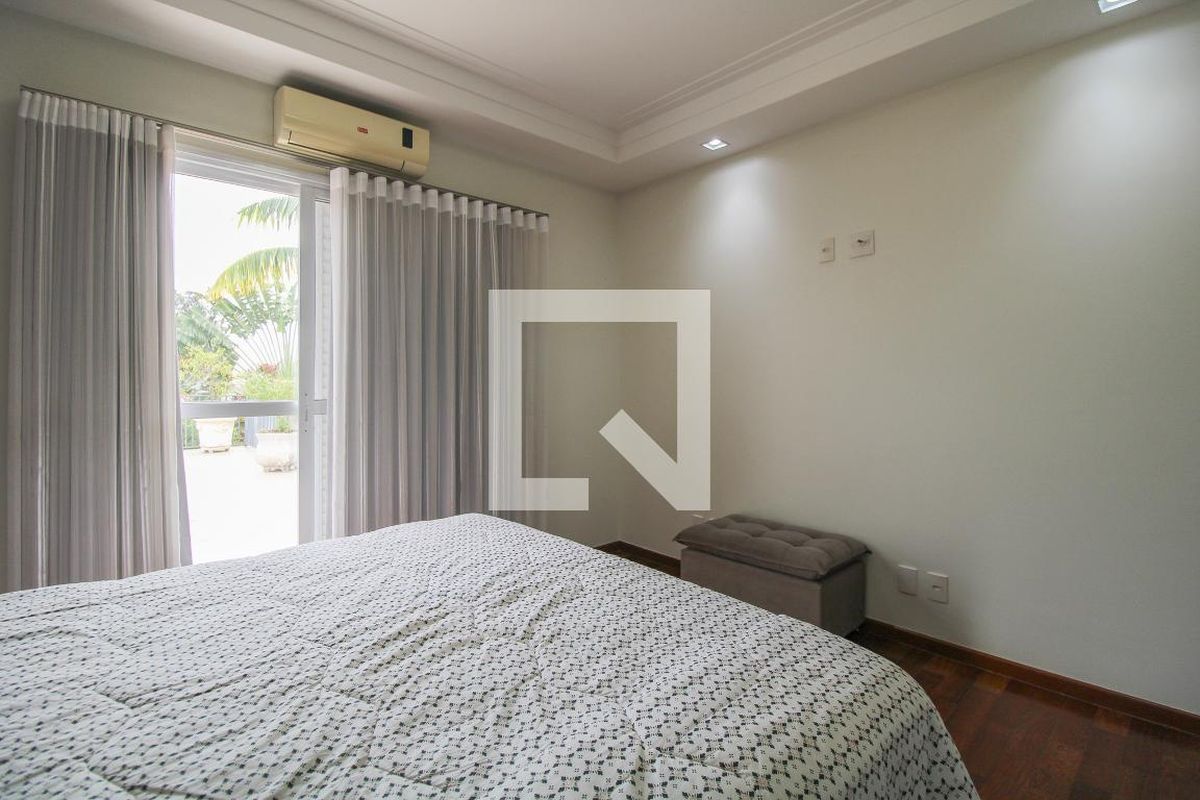Casa à Venda - Nova Campinas, 4 Quartos,  416 m2 em , Campinas - sp | SoloBR