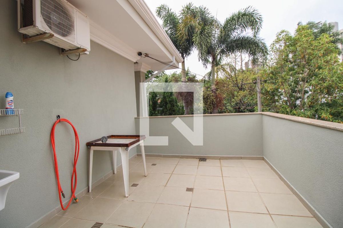 Casa à Venda - Nova Campinas, 4 Quartos,  416 m2 em , Campinas - sp | SoloBR
