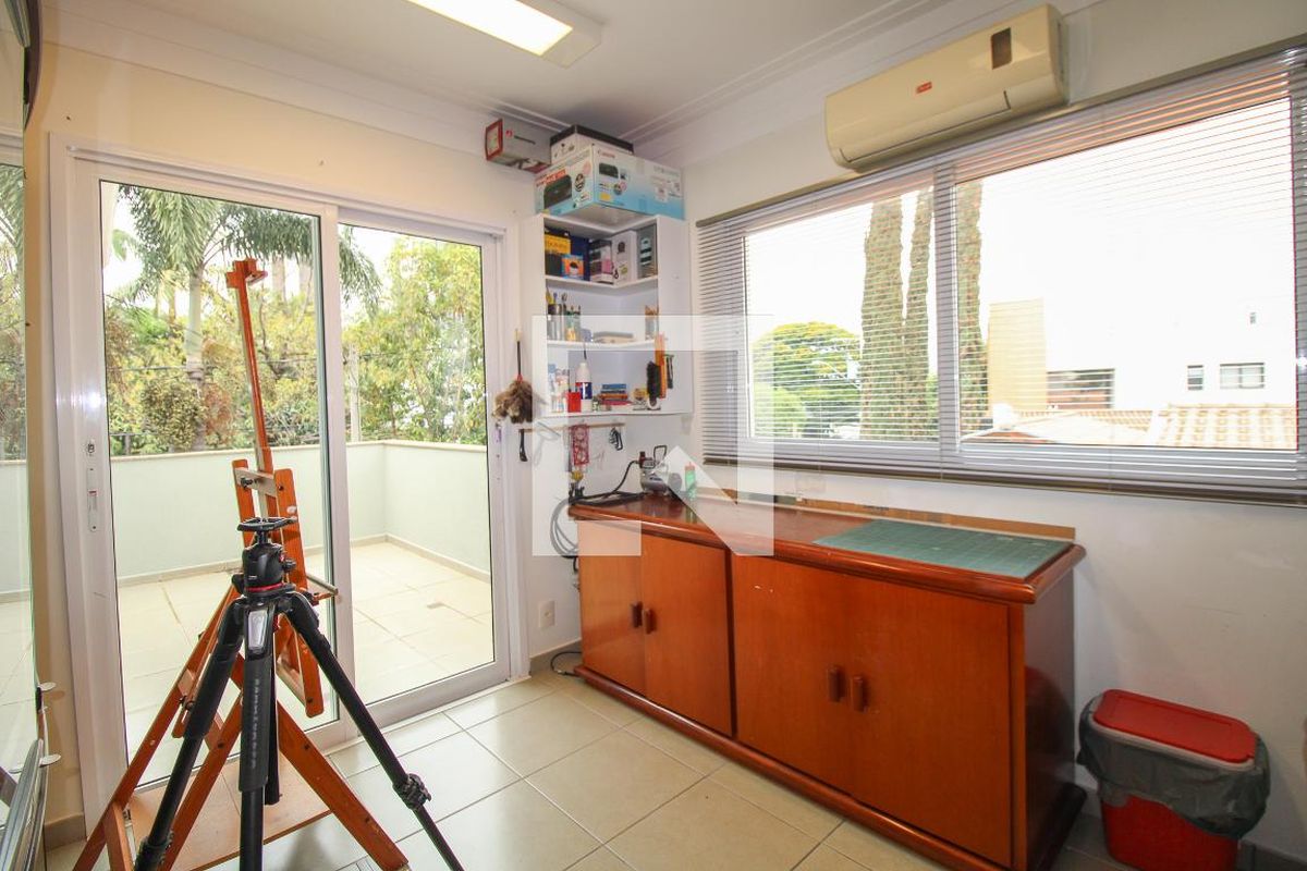 Casa à Venda - Nova Campinas, 4 Quartos,  416 m2 em , Campinas - sp | SoloBR