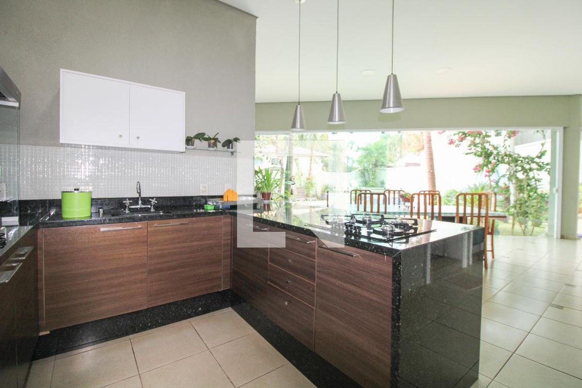 Casa à Venda - Nova Campinas, 4 Quartos,  416 m2 em , Campinas - sp | SoloBR