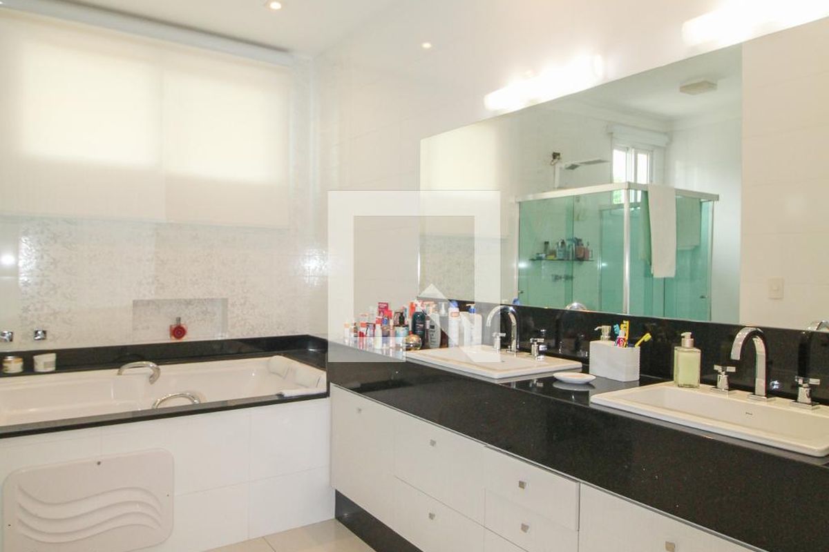 Casa à Venda - Nova Campinas, 4 Quartos,  416 m2 em , Campinas - sp | SoloBR