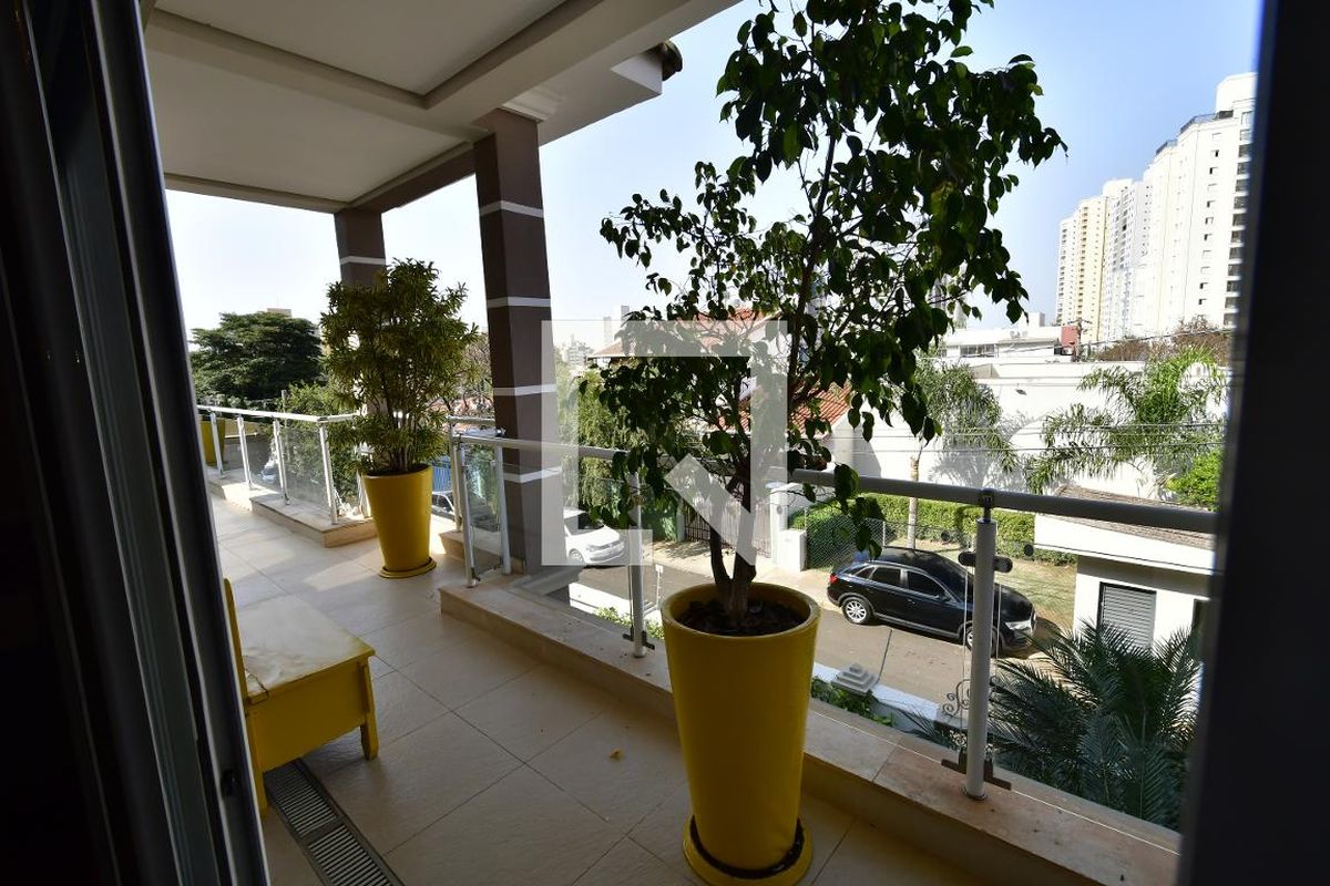 Casa à Venda - Mansões Santo Antônio, 3 Quartos,  459 m2 em , Campinas - sp | SoloBR