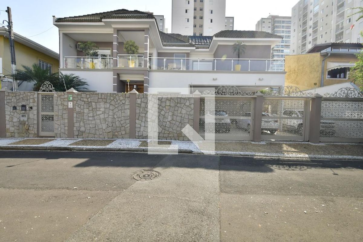 Casa à Venda - Mansões Santo Antônio, 3 Quartos,  459 m2 em , Campinas - sp | SoloBR