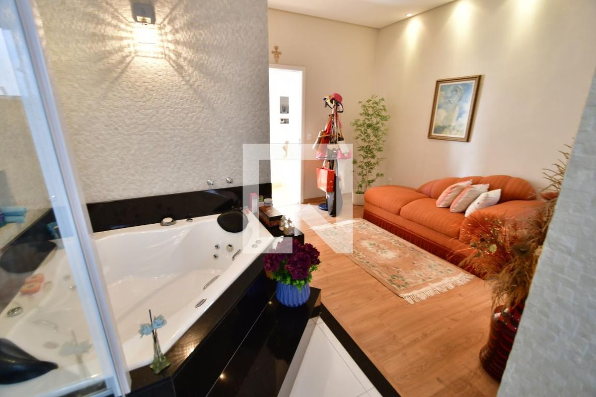 Casa à Venda - Mansões Santo Antônio, 3 Quartos,  459 m2 em , Campinas - sp | SoloBR