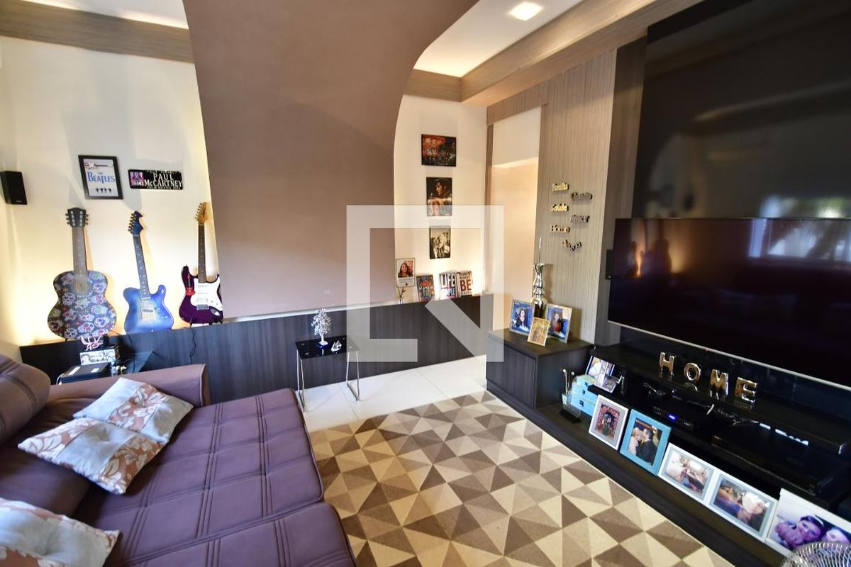 Casa à Venda - Mansões Santo Antônio, 3 Quartos,  459 m2 em , Campinas - sp | SoloBR