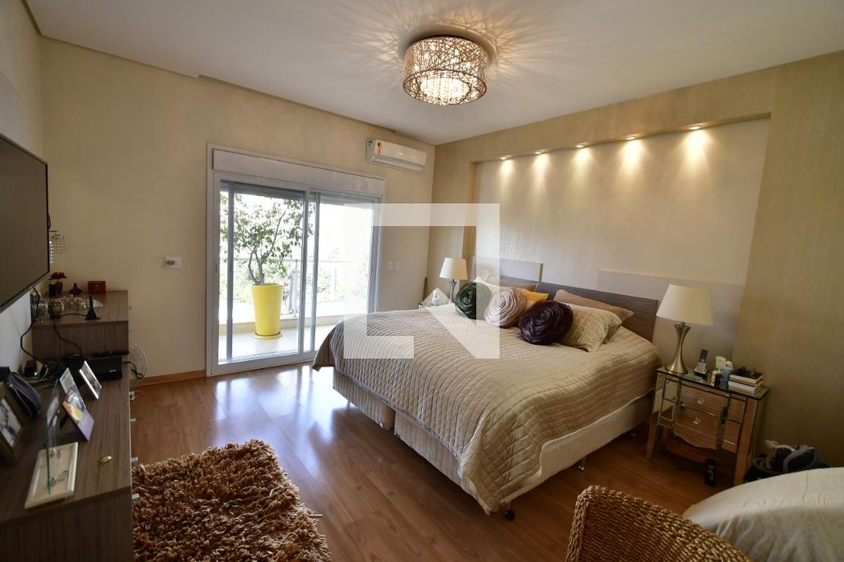 Casa à Venda - Mansões Santo Antônio, 3 Quartos,  459 m2 em , Campinas - sp | SoloBR