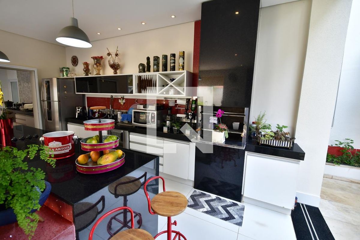 Casa à Venda - Mansões Santo Antônio, 3 Quartos,  459 m2 em , Campinas - sp | SoloBR