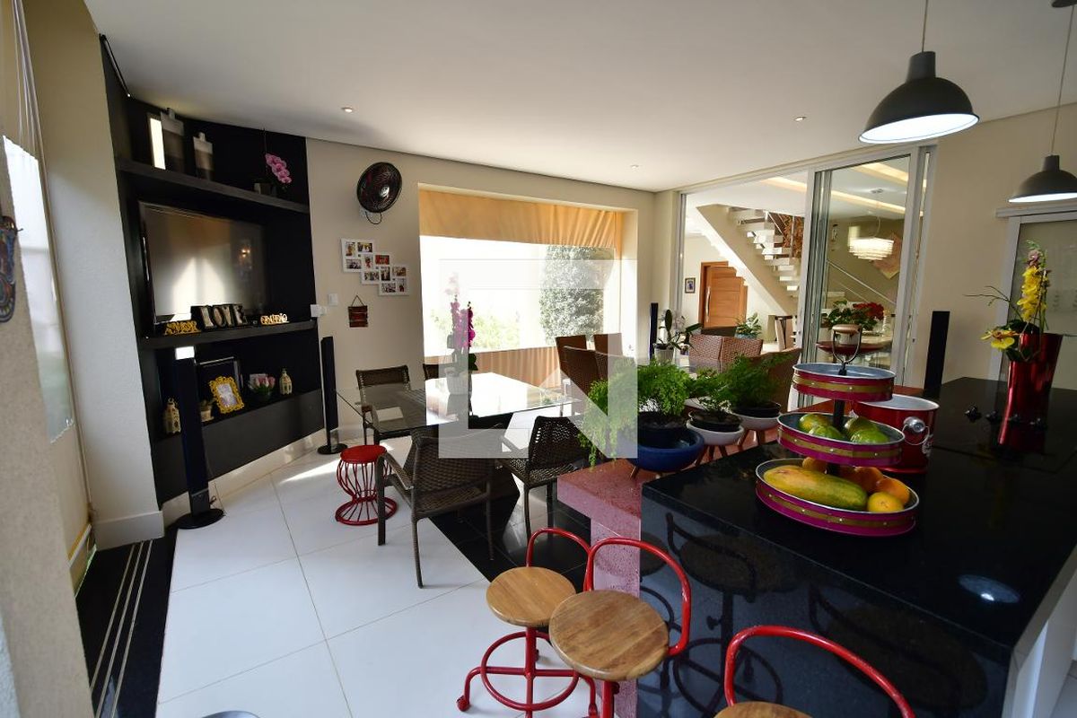 Casa à Venda - Mansões Santo Antônio, 3 Quartos,  459 m2 em , Campinas - sp | SoloBR