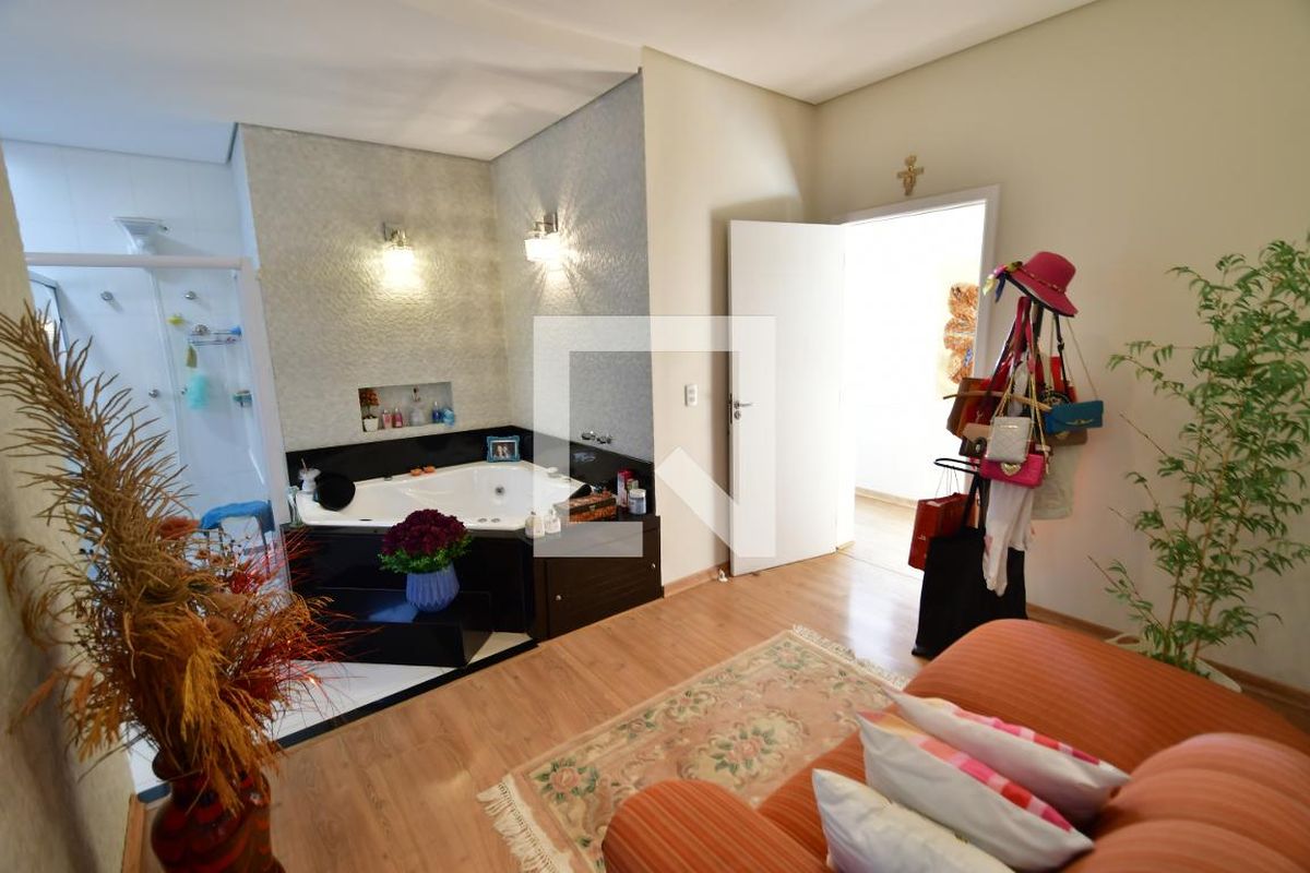 Casa à Venda - Mansões Santo Antônio, 3 Quartos,  459 m2 em , Campinas - sp | SoloBR