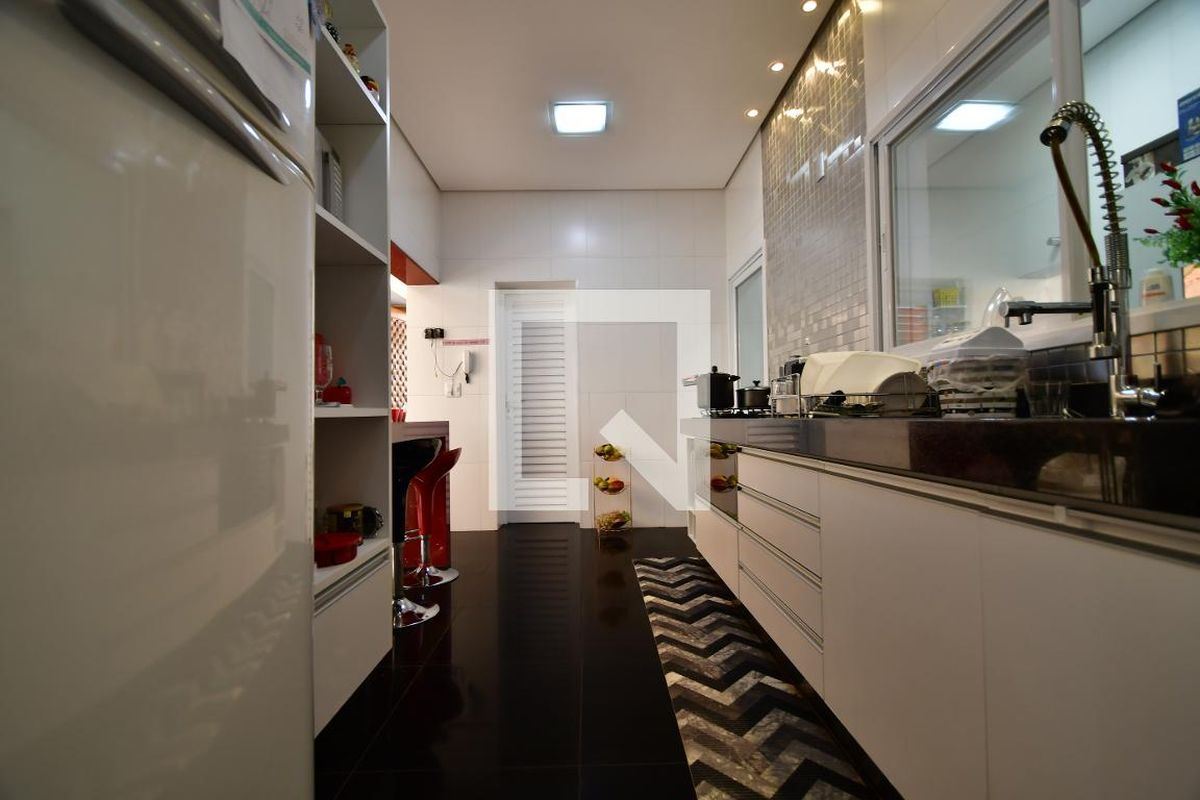 Casa à Venda - Mansões Santo Antônio, 3 Quartos,  459 m2 em , Campinas - sp | SoloBR
