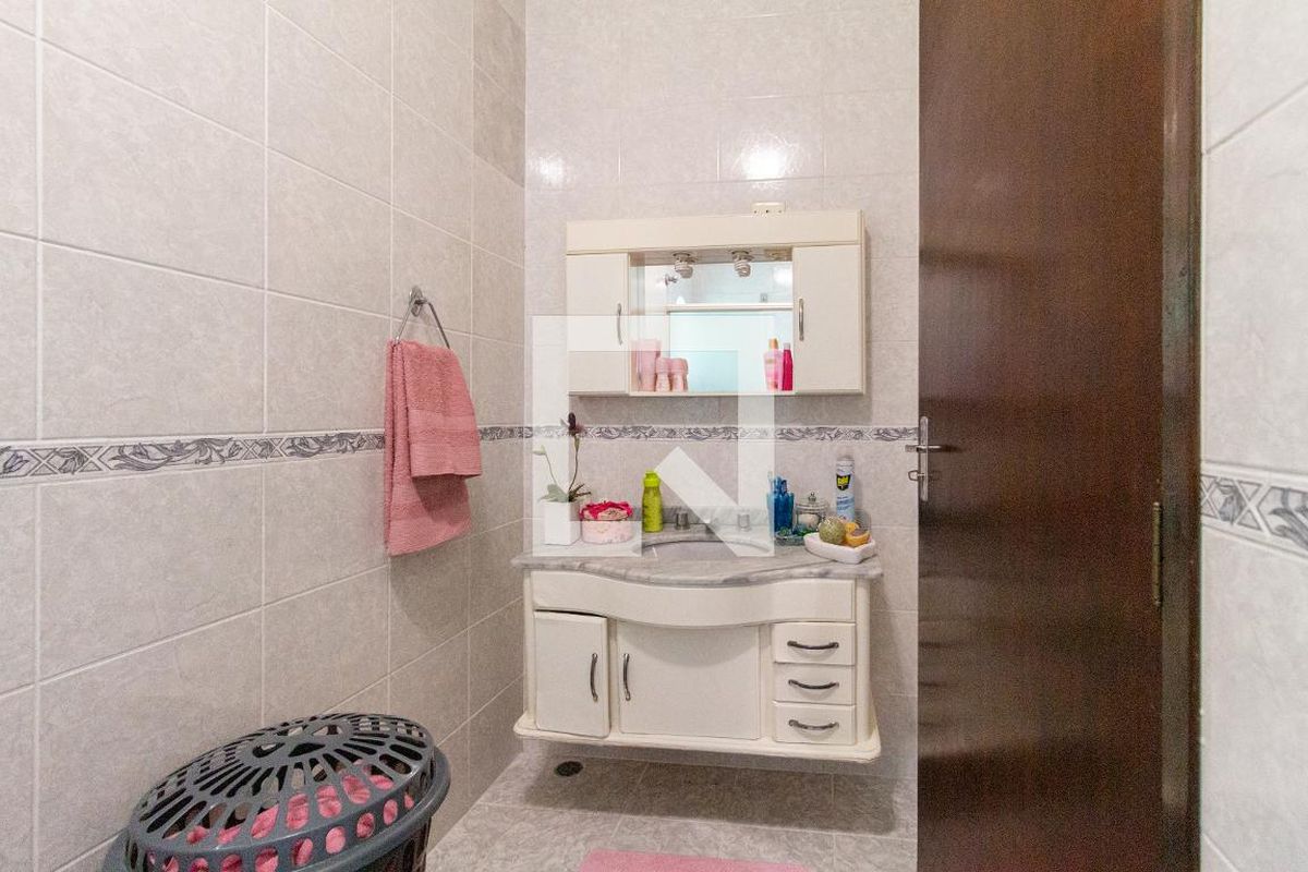 Casa, 3 quartos, 215 m² - Foto 50