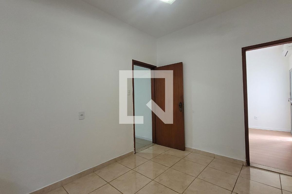 Casa à Venda - Bosque, 5 Quartos,  190 m2 em , Campinas - sp | SoloBR