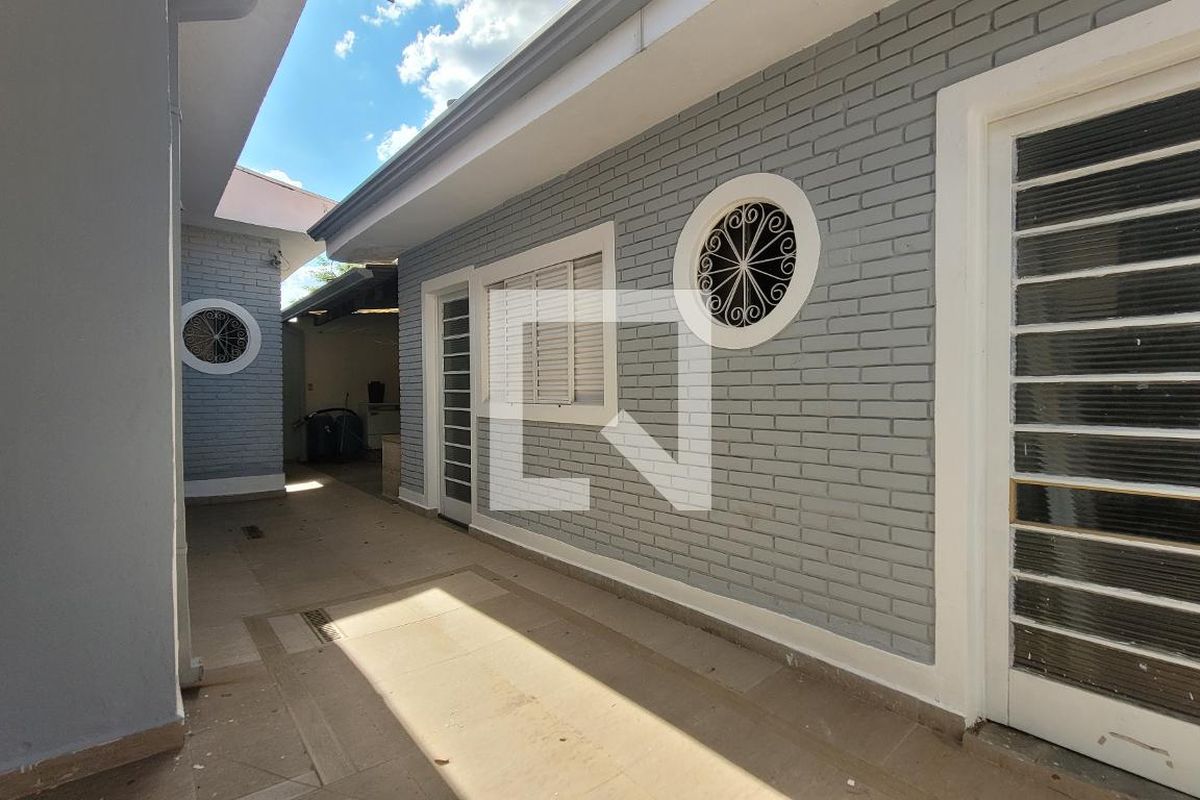 Casa à Venda - Bosque, 5 Quartos,  190 m2 em , Campinas - sp | SoloBR