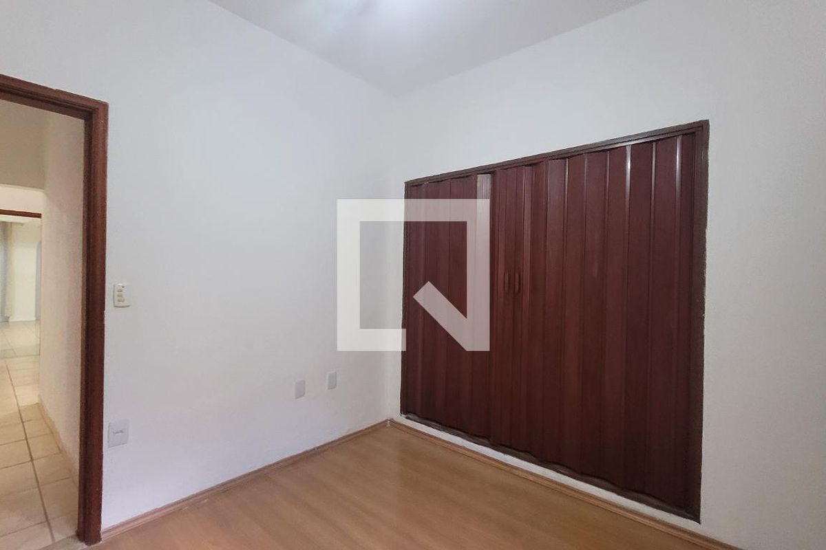 Casa à Venda - Bosque, 5 Quartos,  190 m2 em , Campinas - sp | SoloBR