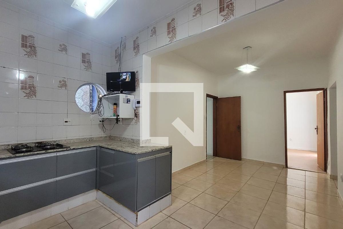 Casa à Venda - Bosque, 5 Quartos,  190 m2 em , Campinas - sp | SoloBR