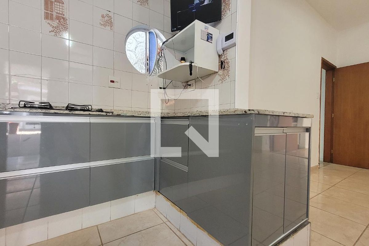 Casa à Venda - Bosque, 5 Quartos,  190 m2 em , Campinas - sp | SoloBR