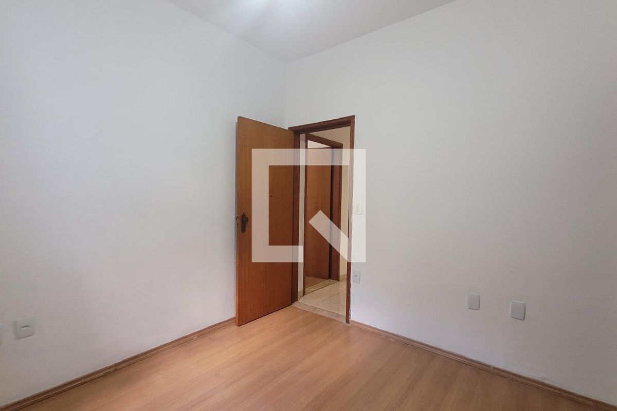 Casa à Venda - Bosque, 5 Quartos,  190 m2 em , Campinas - sp | SoloBR