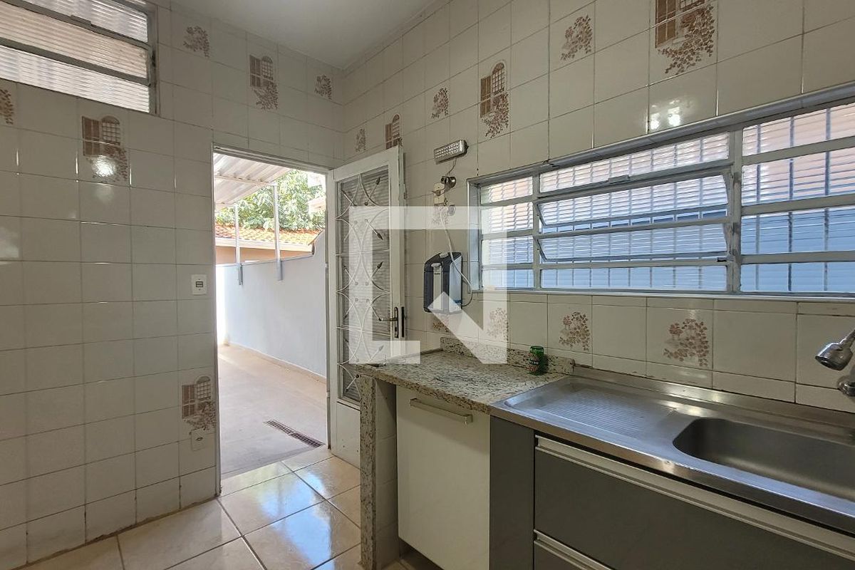 Casa à Venda - Bosque, 5 Quartos,  190 m2 em , Campinas - sp | SoloBR