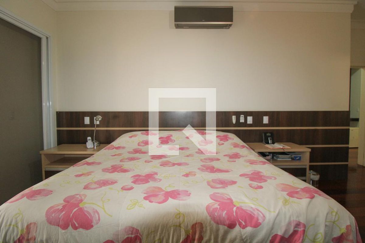 Casa à Venda - Lot. Alphaville Campinas, 5 Quartos,  900 m2 em , Campinas - sp | SoloBR