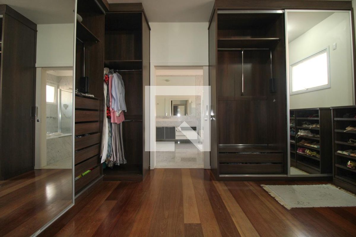 Casa à Venda - Lot. Alphaville Campinas, 5 Quartos,  900 m2 em , Campinas - sp | SoloBR