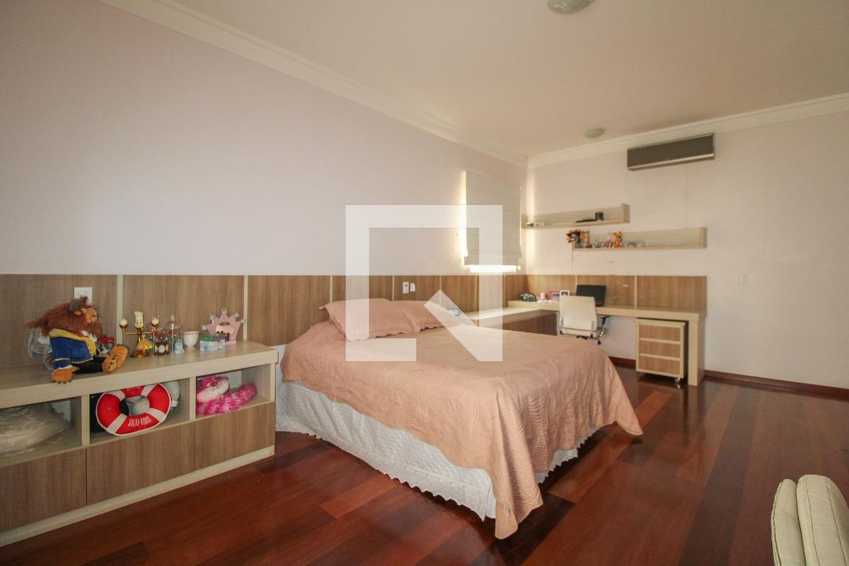 Casa à Venda - Lot. Alphaville Campinas, 5 Quartos,  900 m2 em , Campinas - sp | SoloBR