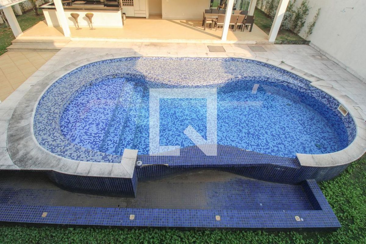 Casa à Venda - Lot. Alphaville Campinas, 5 Quartos,  900 m2 em , Campinas - sp | SoloBR