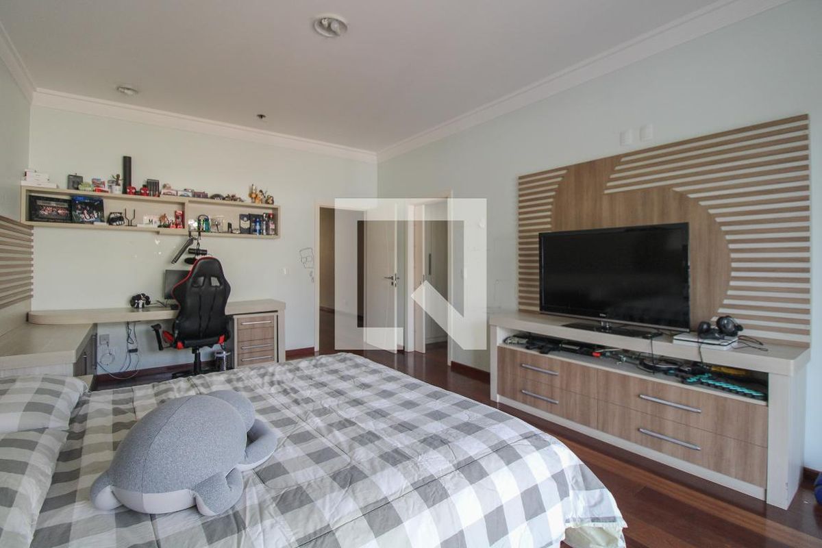 Casa à Venda - Lot. Alphaville Campinas, 5 Quartos,  900 m2 em , Campinas - sp | SoloBR