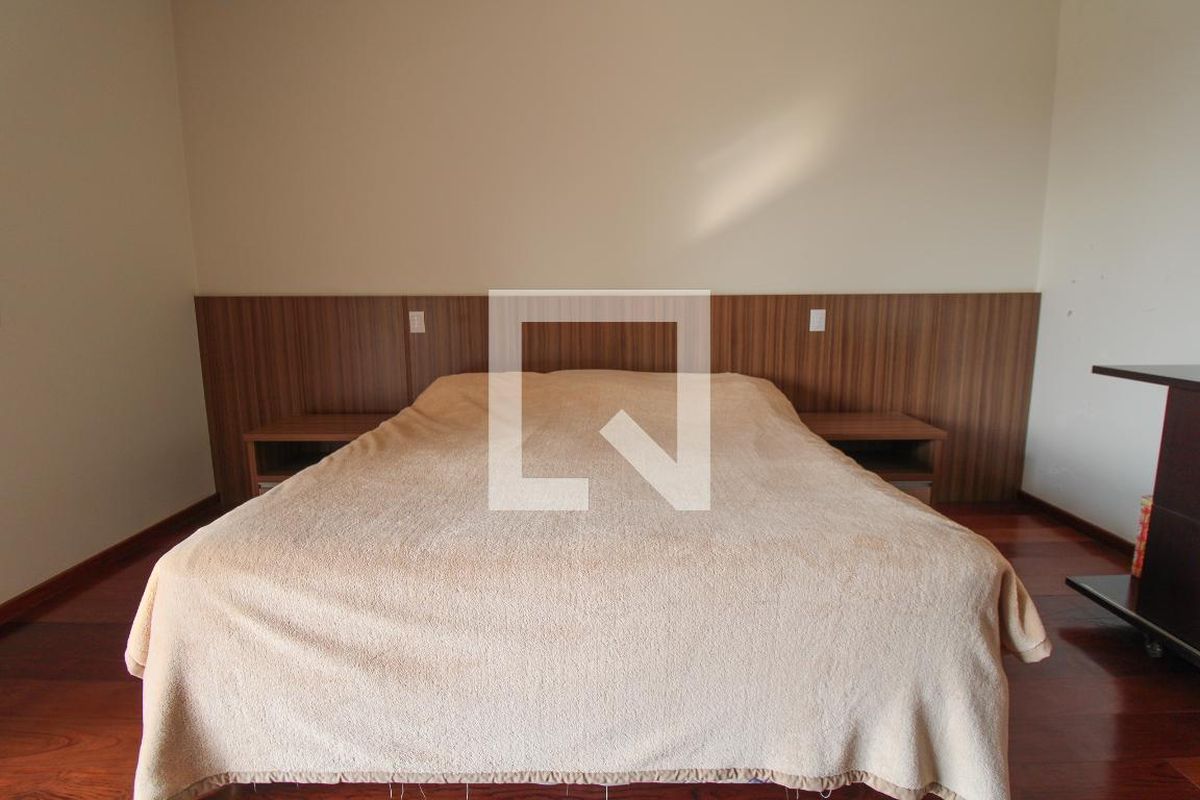 Casa à Venda - Lot. Alphaville Campinas, 5 Quartos,  900 m2 em , Campinas - sp | SoloBR