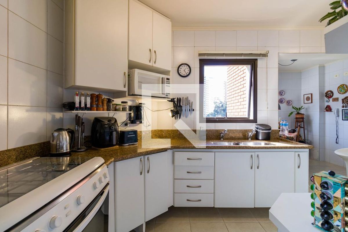 Apartamento, 3 quartos, 216 m² - Foto 128