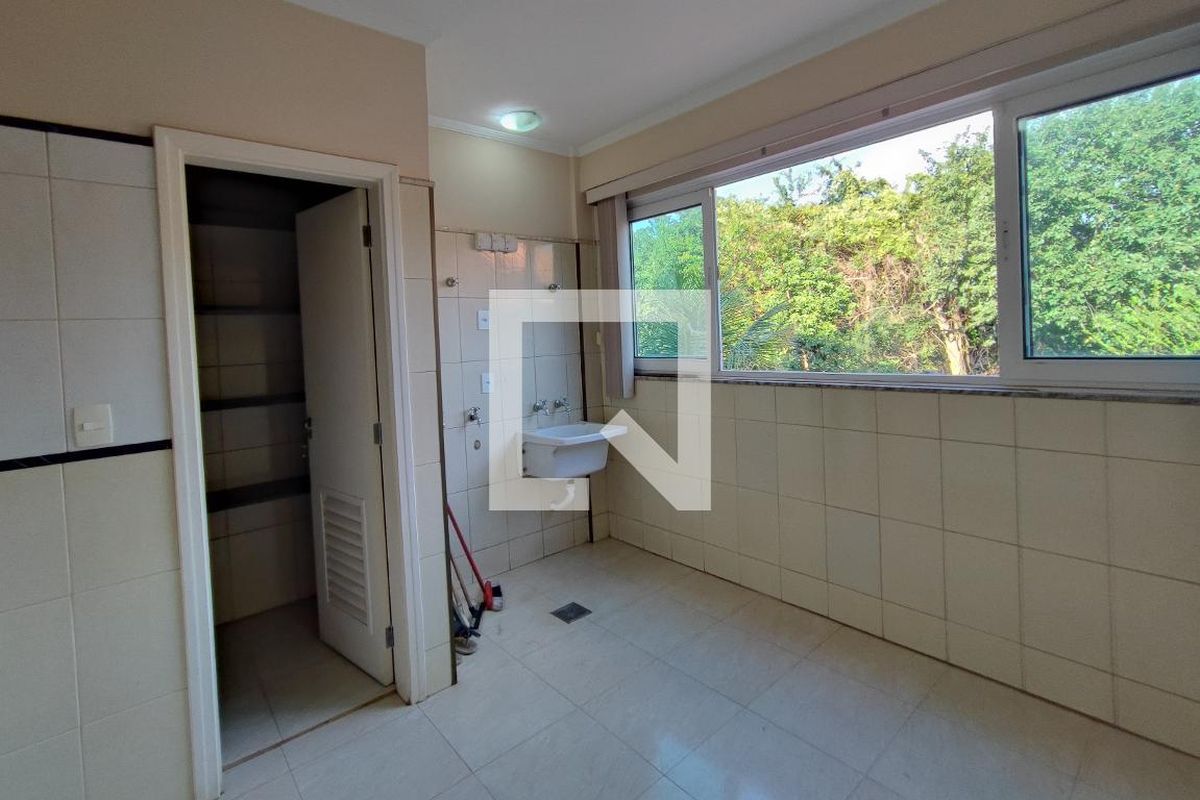 Casa à Venda - Parque Prado, 6 Quartos,  377 m2 em , Campinas - sp | SoloBR