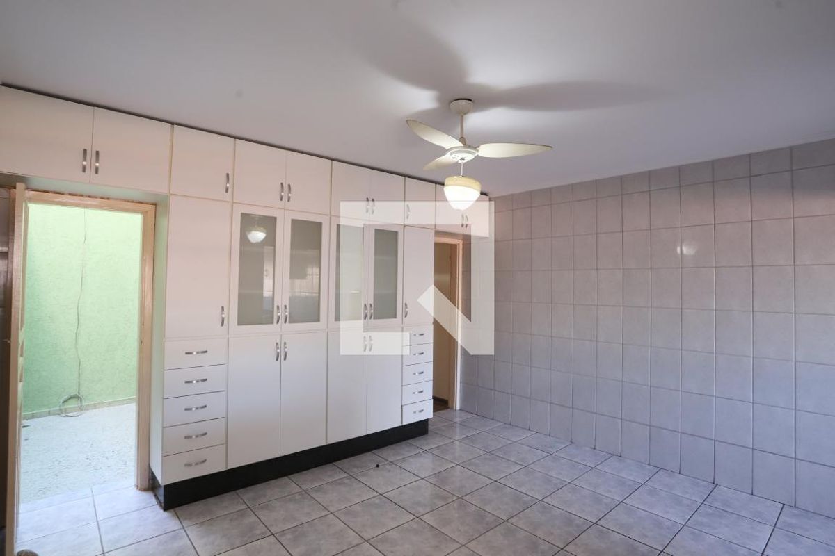 Casa, 3 quartos, 236 m² - Foto 34
