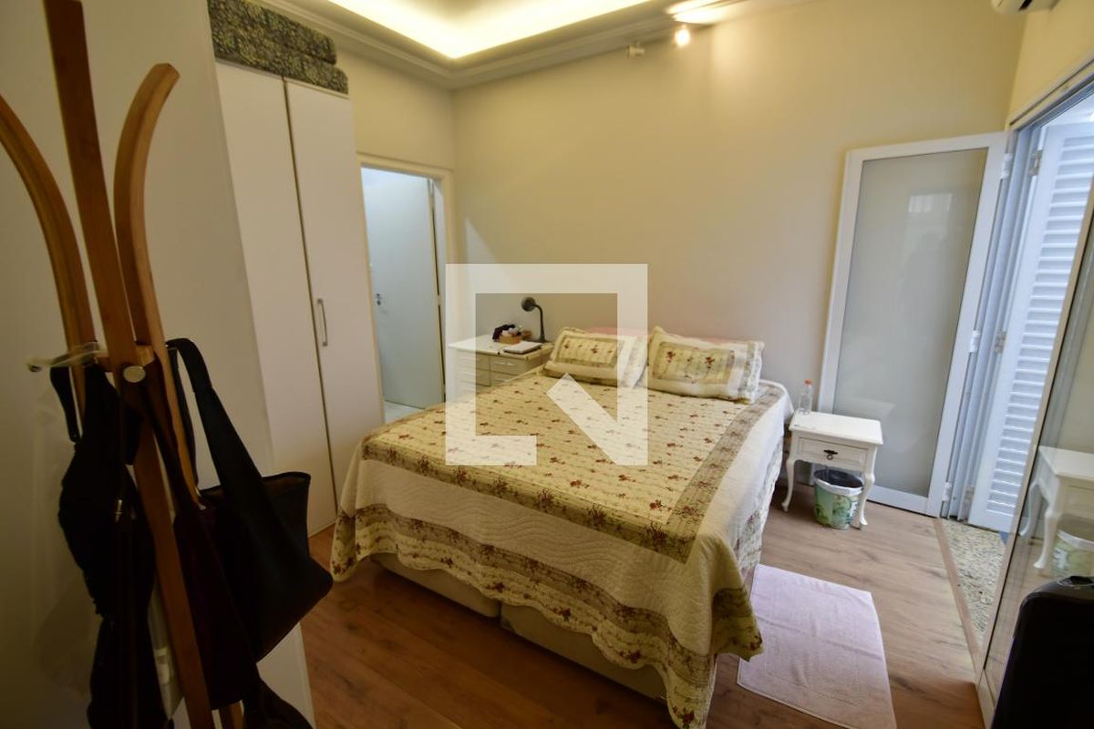 Casa à Venda - Guanabara, 4 Quartos,  280 m2 em , Campinas - sp | SoloBR