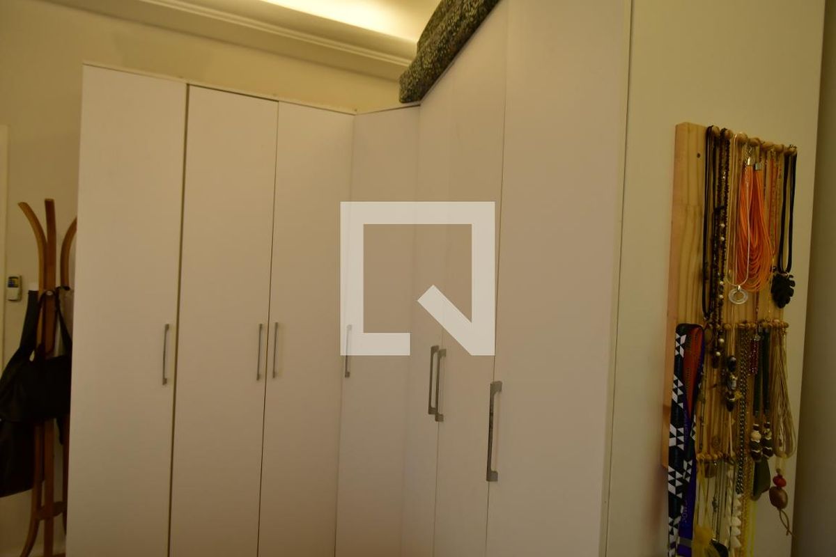 Casa à Venda - Guanabara, 4 Quartos,  280 m2 em , Campinas - sp | SoloBR
