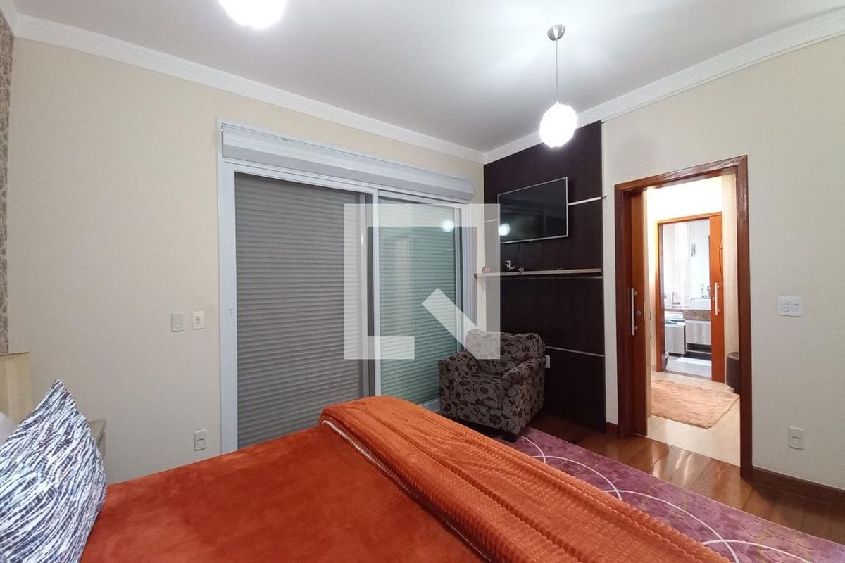 Casa à Venda - Swiss Park, 4 Quartos,  450 m2 em , Campinas - sp | SoloBR