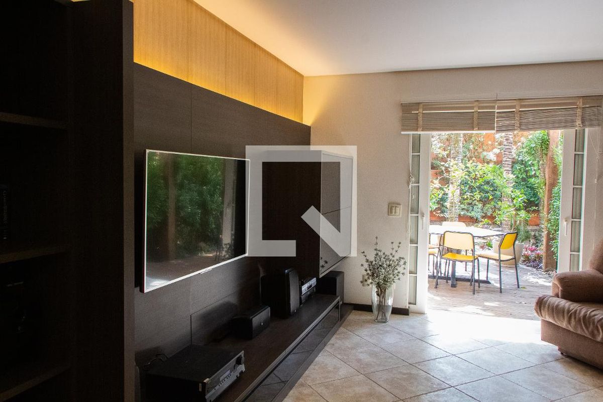 Casa à Venda - Lot. Alphaville Campinas, 4 Quartos,  704 m2 em , Campinas - sp | SoloBR