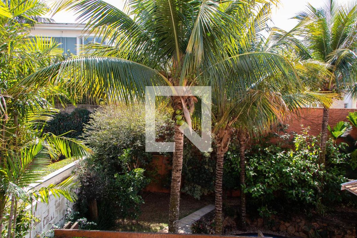 Casa à Venda - Lot. Alphaville Campinas, 4 Quartos,  704 m2 em , Campinas - sp | SoloBR