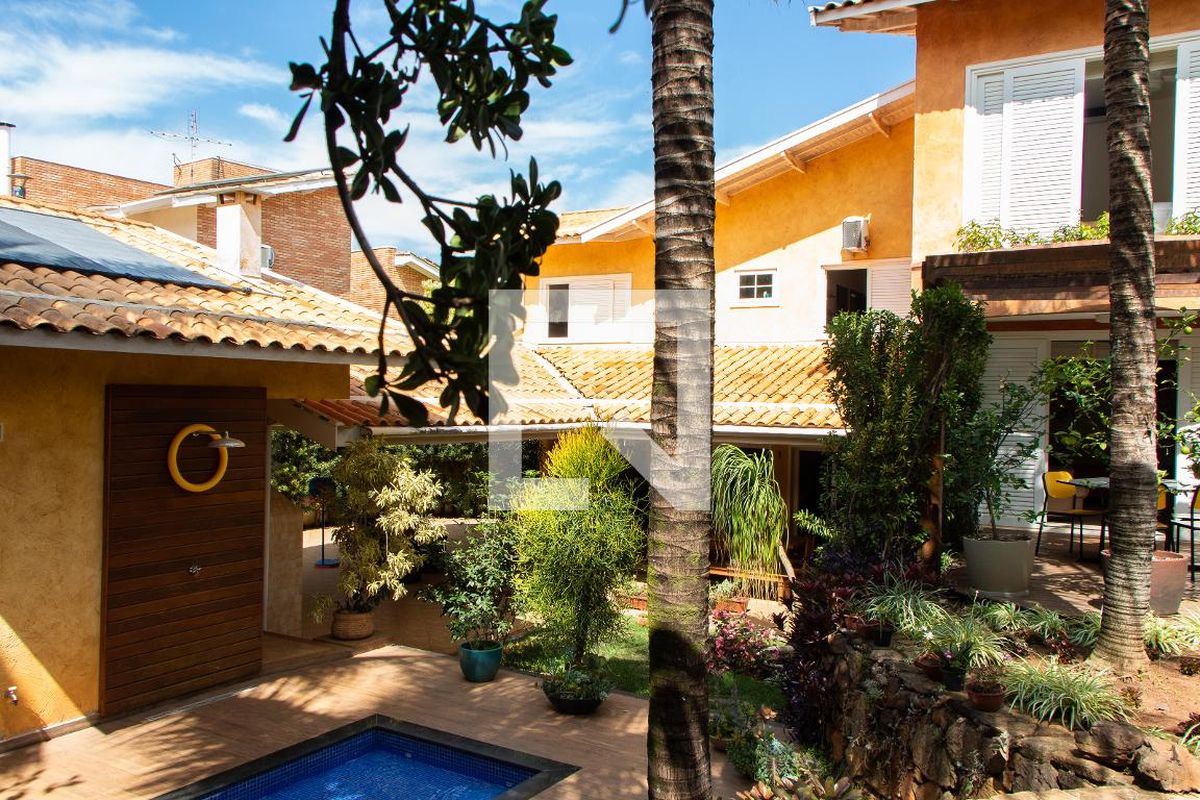 Casa à Venda - Lot. Alphaville Campinas, 4 Quartos,  704 m2 em , Campinas - sp | SoloBR