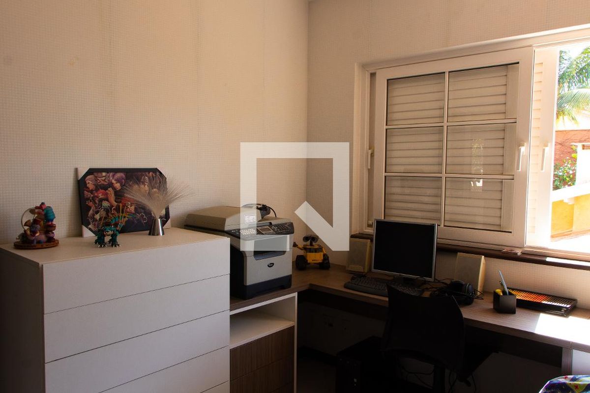 Casa à Venda - Lot. Alphaville Campinas, 4 Quartos,  704 m2 em , Campinas - sp | SoloBR