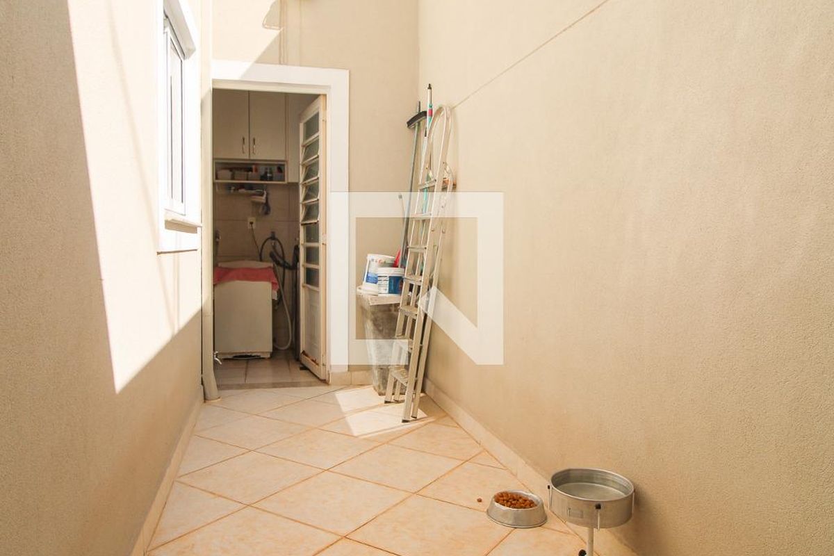 Casa à Venda - Mansões Santo Antônio, 4 Quartos,  300 m2 em , Campinas - sp | SoloBR