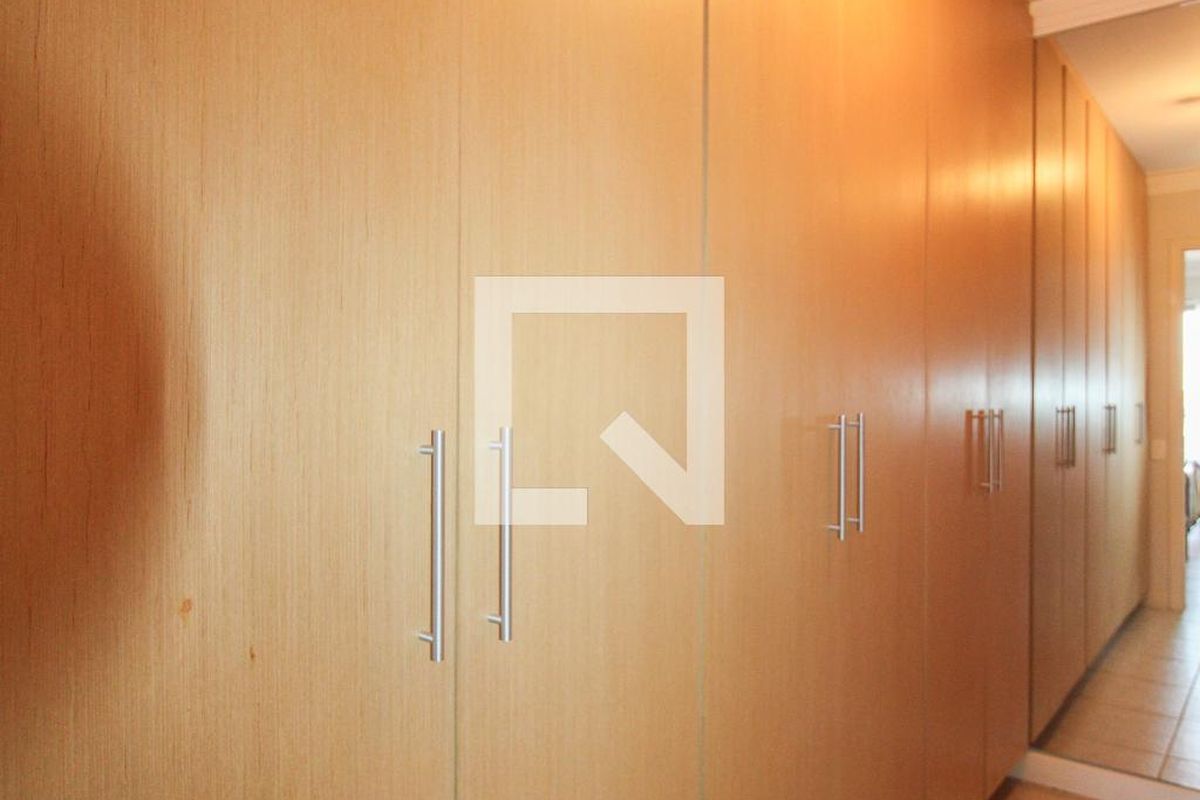 Casa à Venda - Mansões Santo Antônio, 4 Quartos,  300 m2 em , Campinas - sp | SoloBR