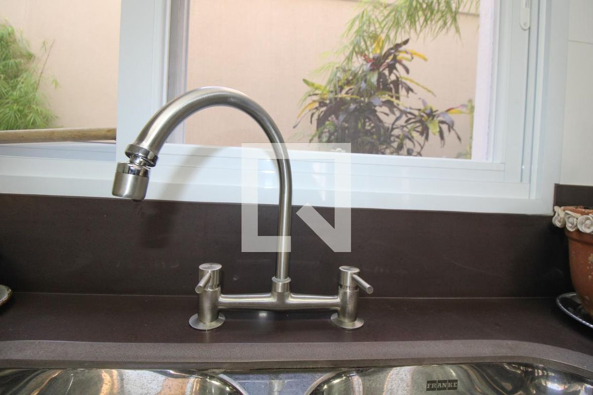 Casa à Venda - Mansões Santo Antônio, 4 Quartos,  300 m2 em , Campinas - sp | SoloBR