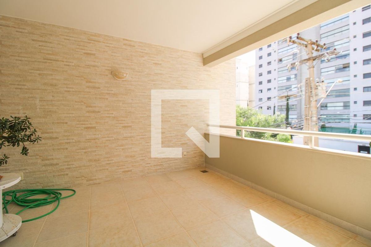 Casa à Venda - Mansões Santo Antônio, 4 Quartos,  300 m2 em , Campinas - sp | SoloBR