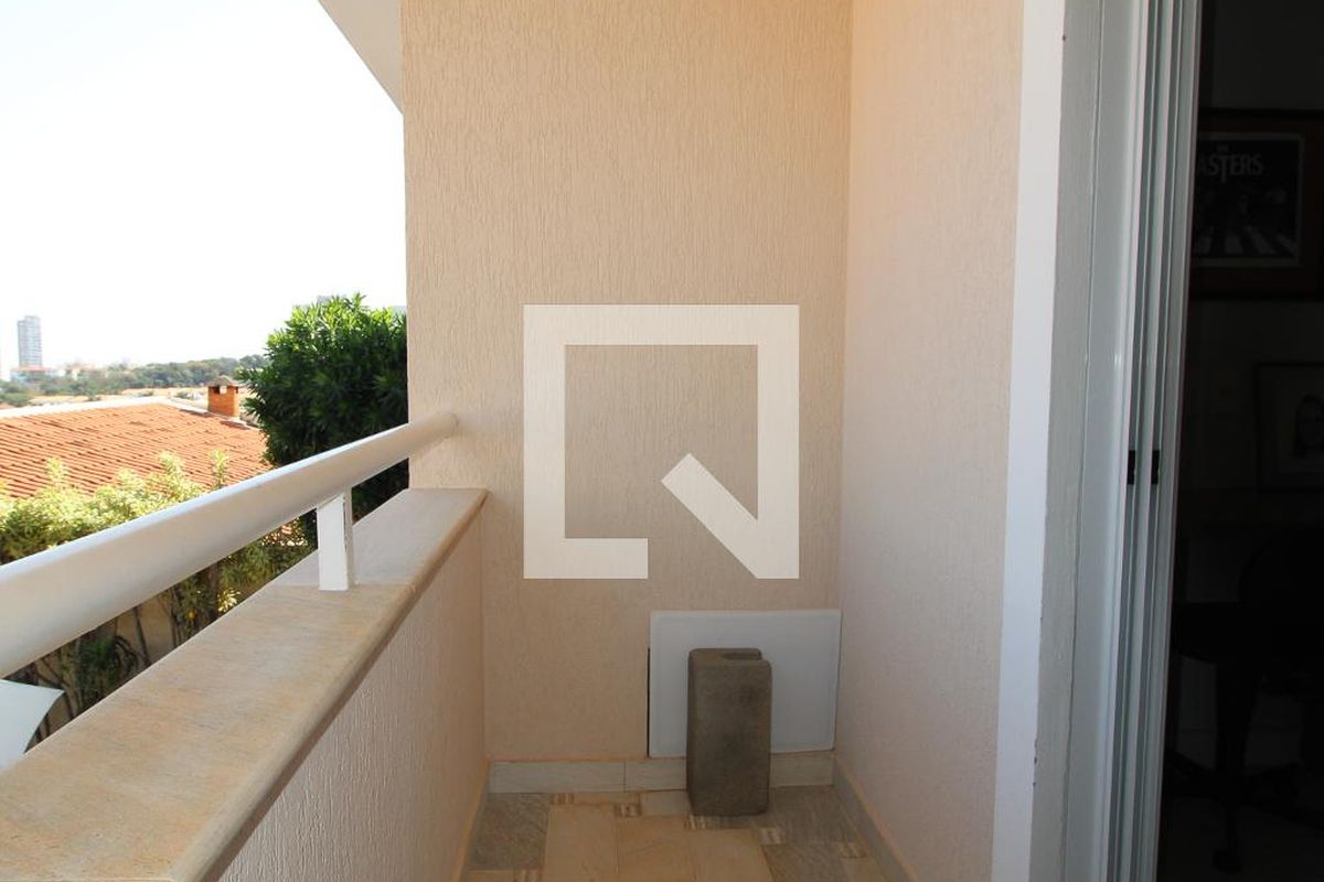 Casa à Venda - Mansões Santo Antônio, 4 Quartos,  300 m2 em , Campinas - sp | SoloBR