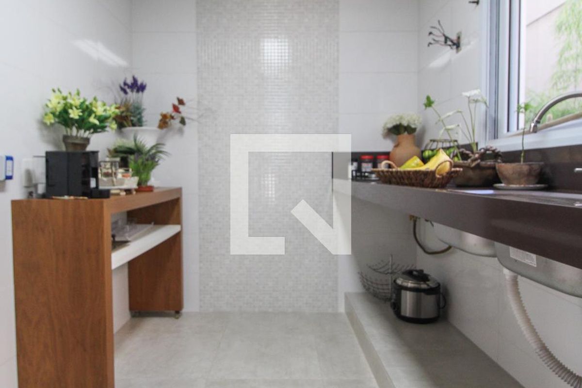 Casa à Venda - Mansões Santo Antônio, 4 Quartos,  300 m2 em , Campinas - sp | SoloBR