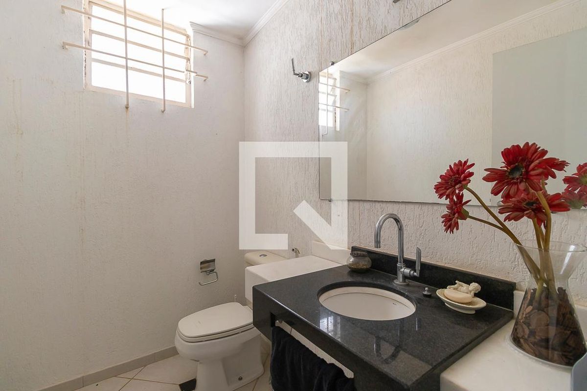 Casa à Venda - Jardim Planalto, 3 Quartos,  910 m2 em , Campinas - sp | SoloBR