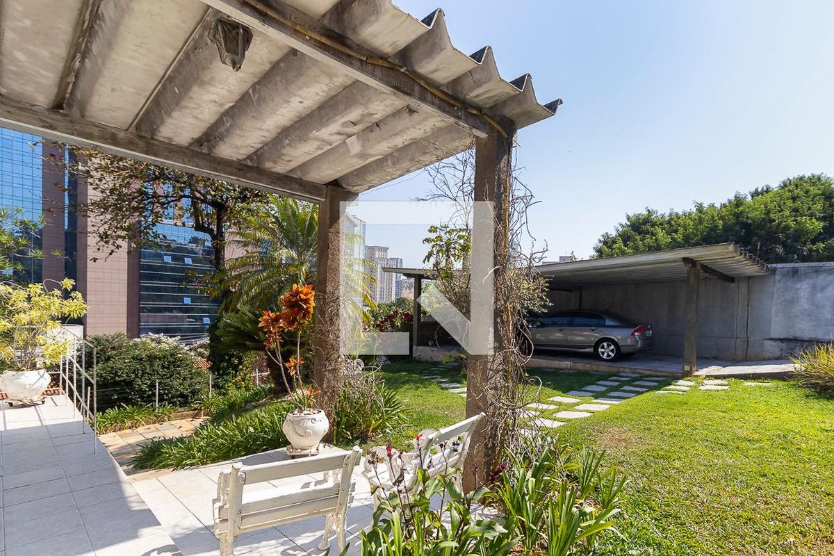 Casa à Venda - Jardim Planalto, 3 Quartos,  910 m2 em , Campinas - sp | SoloBR